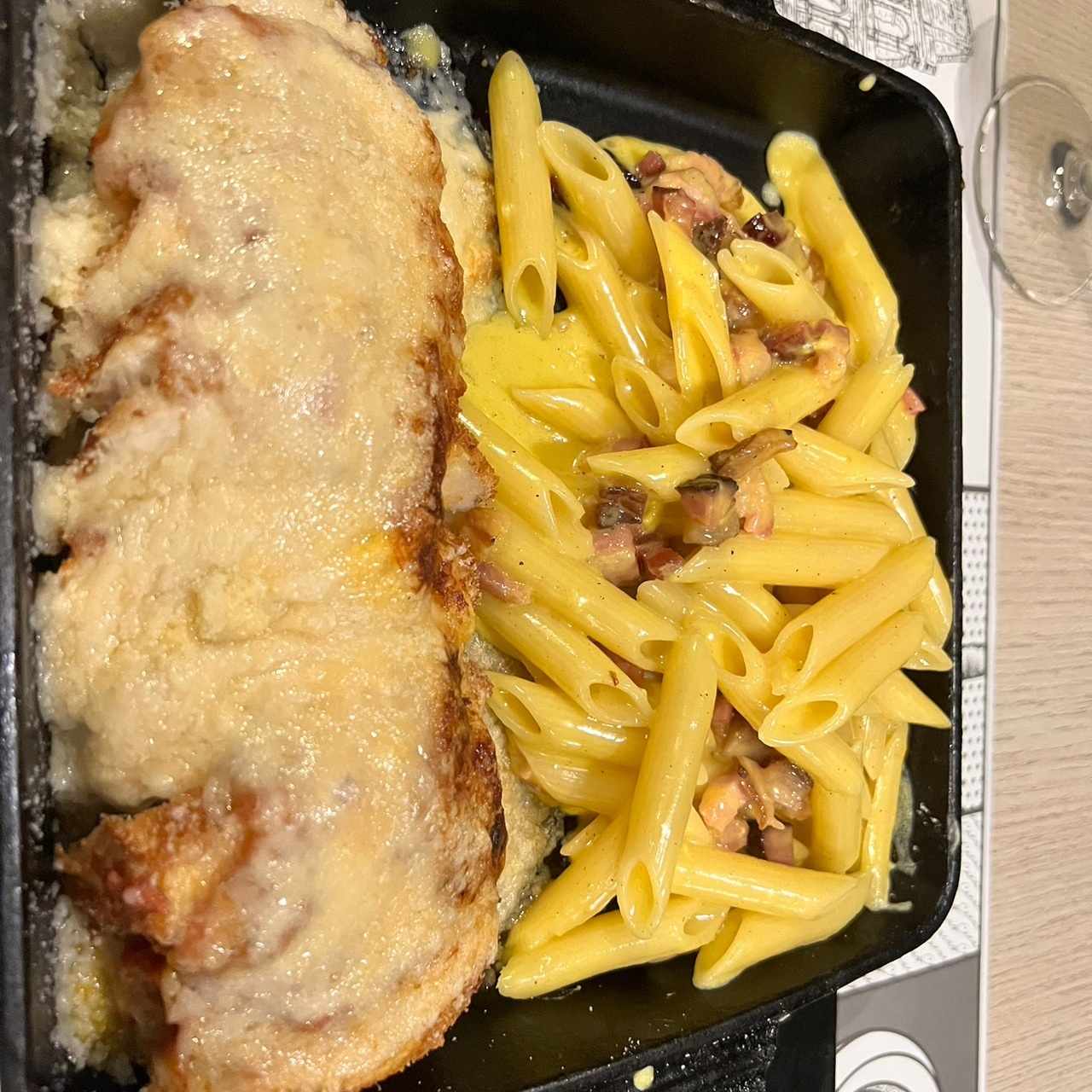 Milanesa de Pollo con Carbonara