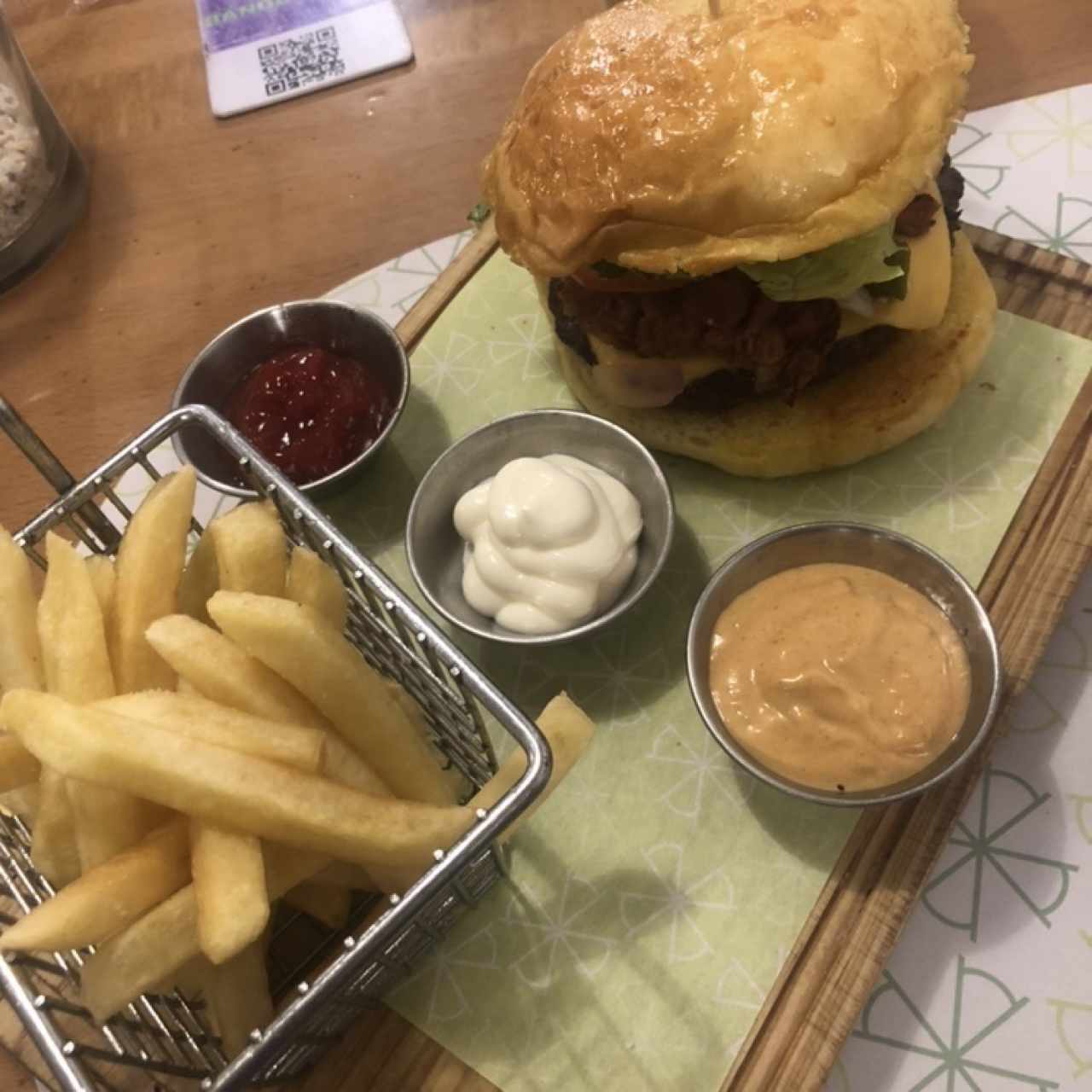 Hamburguesa con papas 