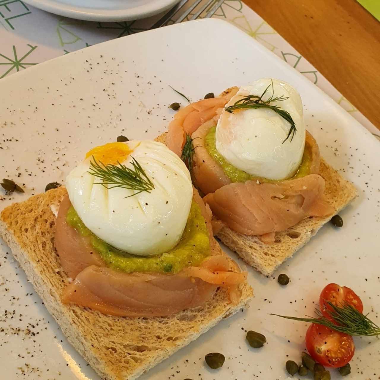 tostadas con salmón