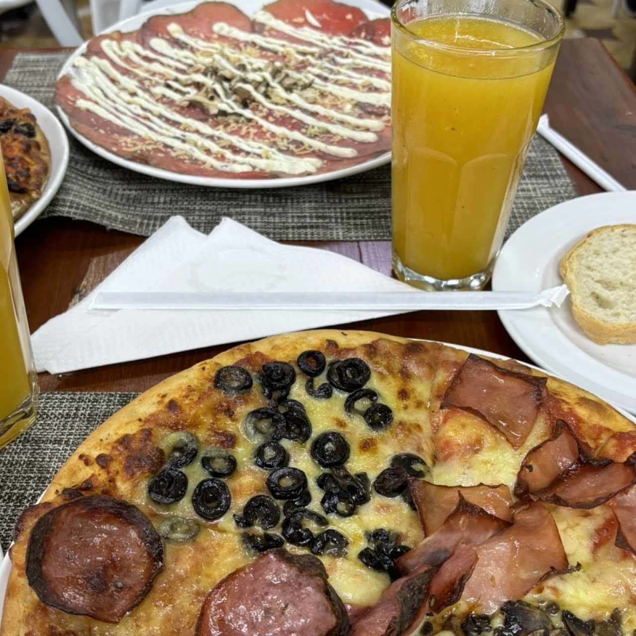 Carpacho y pizza 4 estaciones 