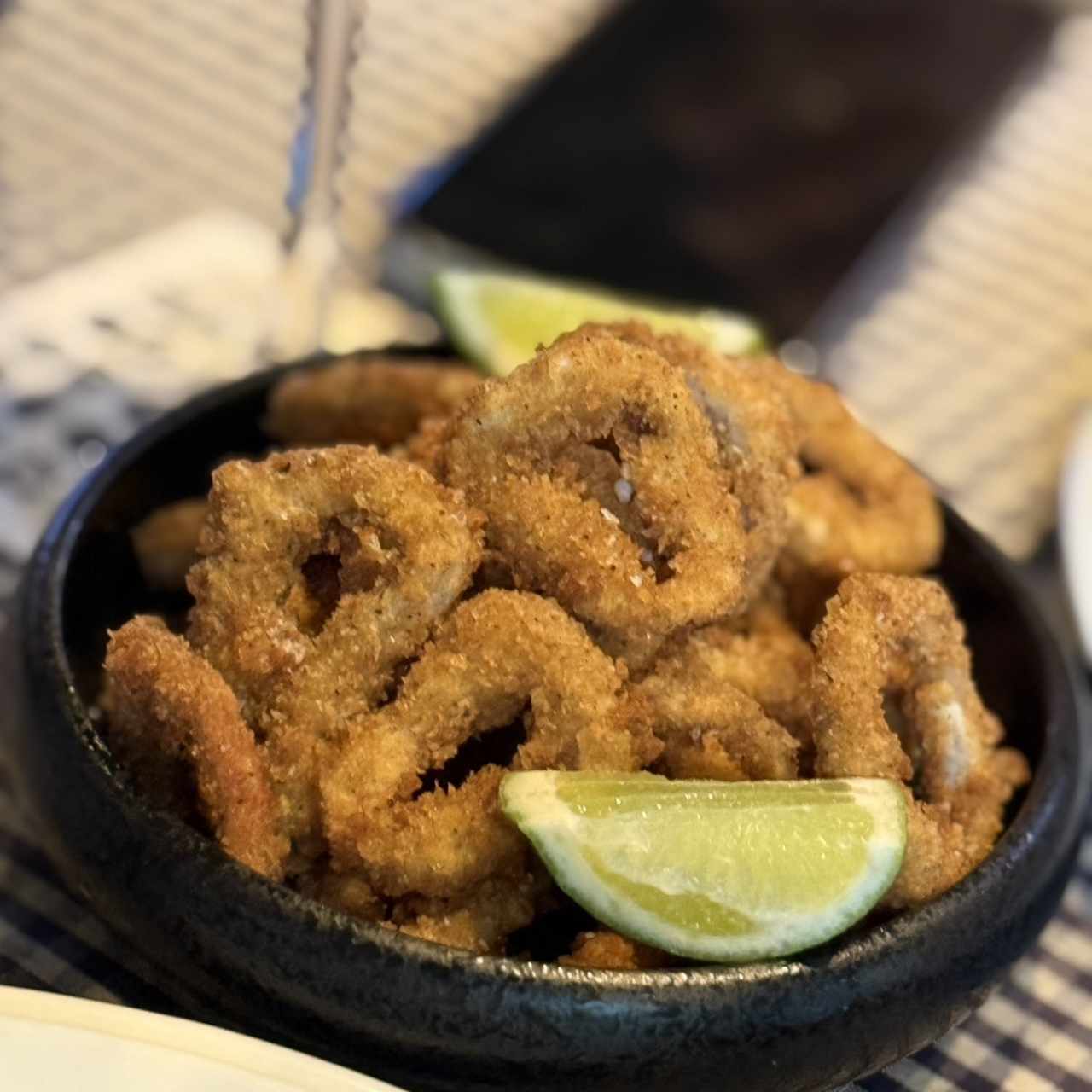 Pulpo rebosado con salsa especial