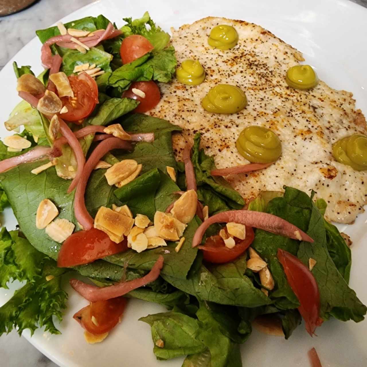 Paillard de pollo + ensalada verde 