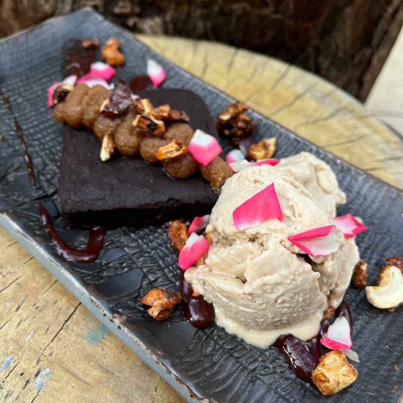 Brownie de batata con helado