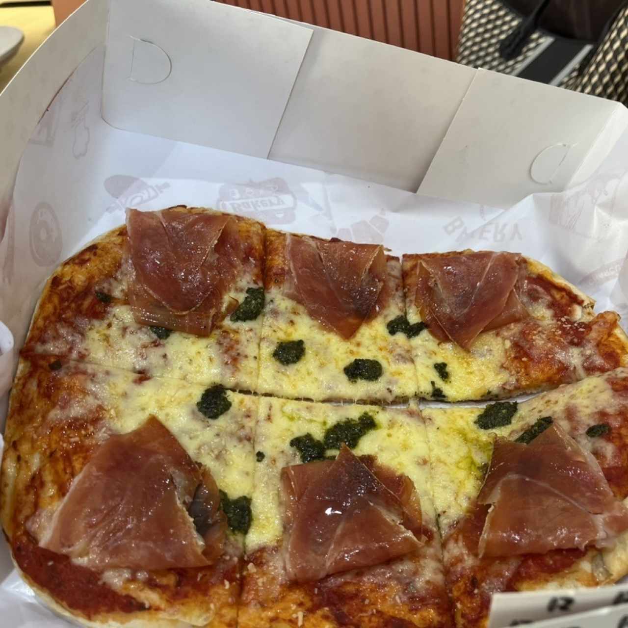 Pixza o pala con jamon serrano