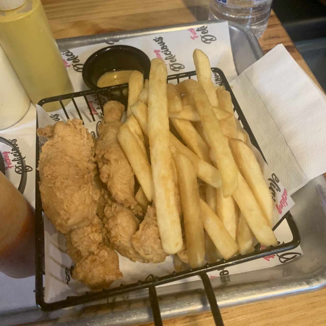 Nuggets de pollo con Papitas 