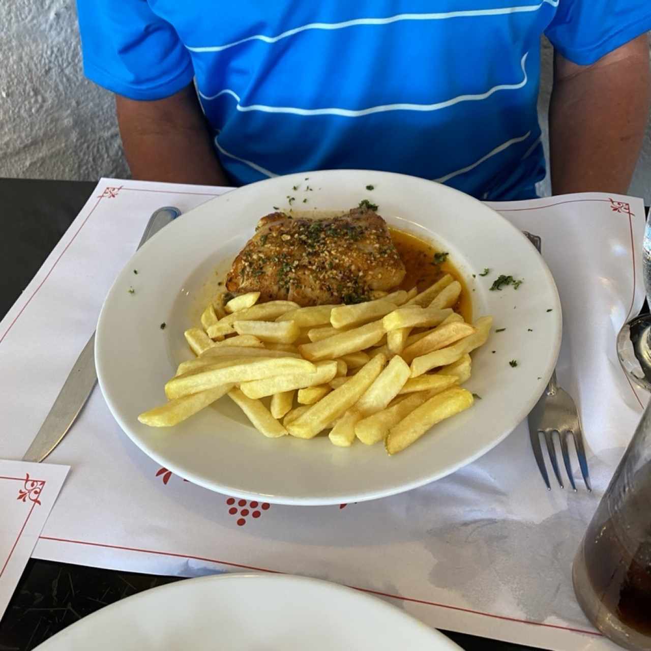 Mero Ajillo con Papas Fritas 