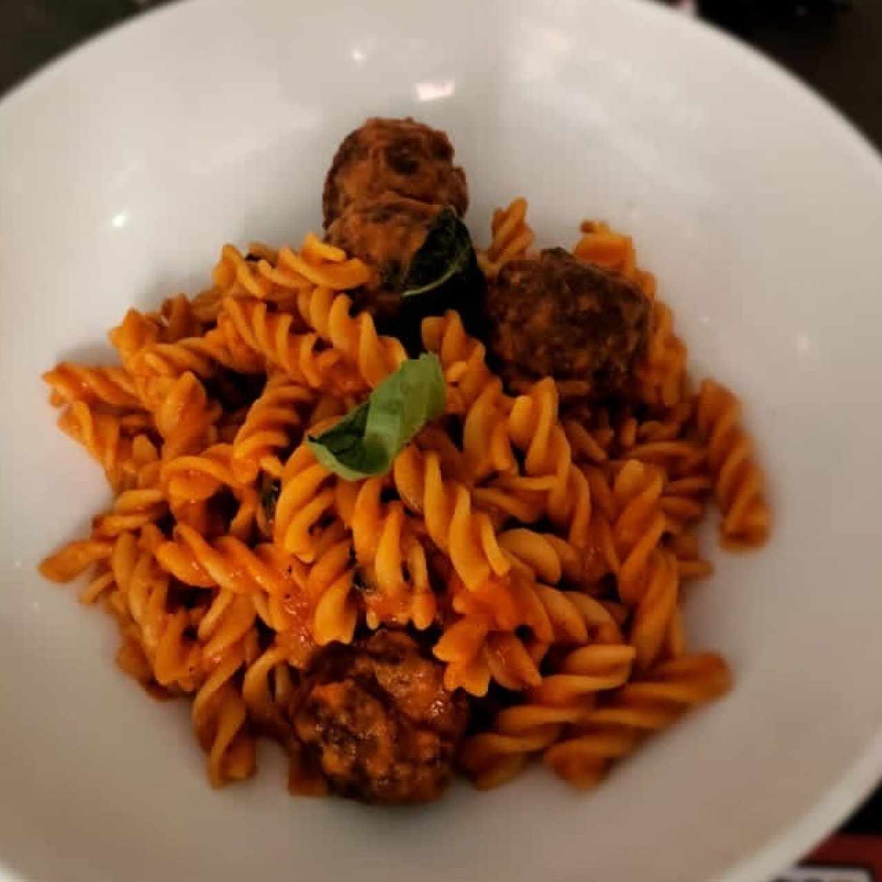 Pasta con albóndigas 