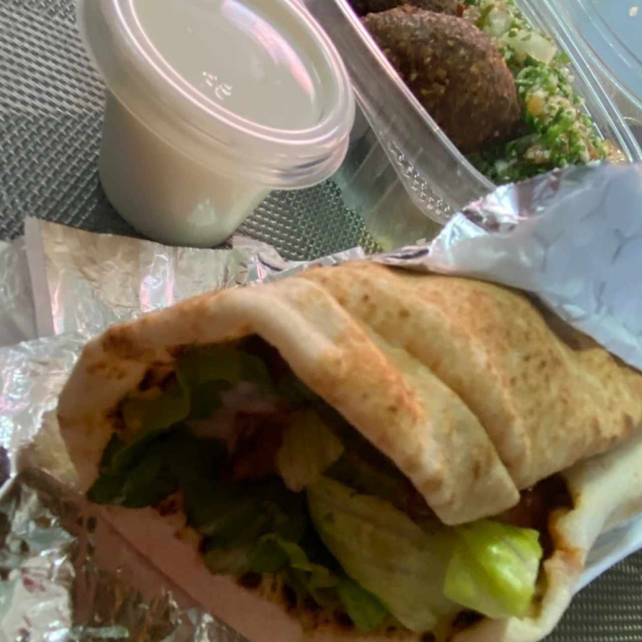 Combo puedes elegir ajo ó Tahini 