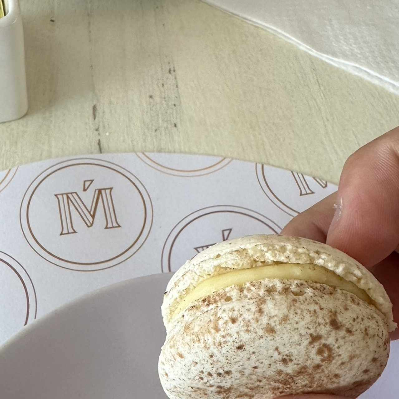 Macaron de tiramisú
