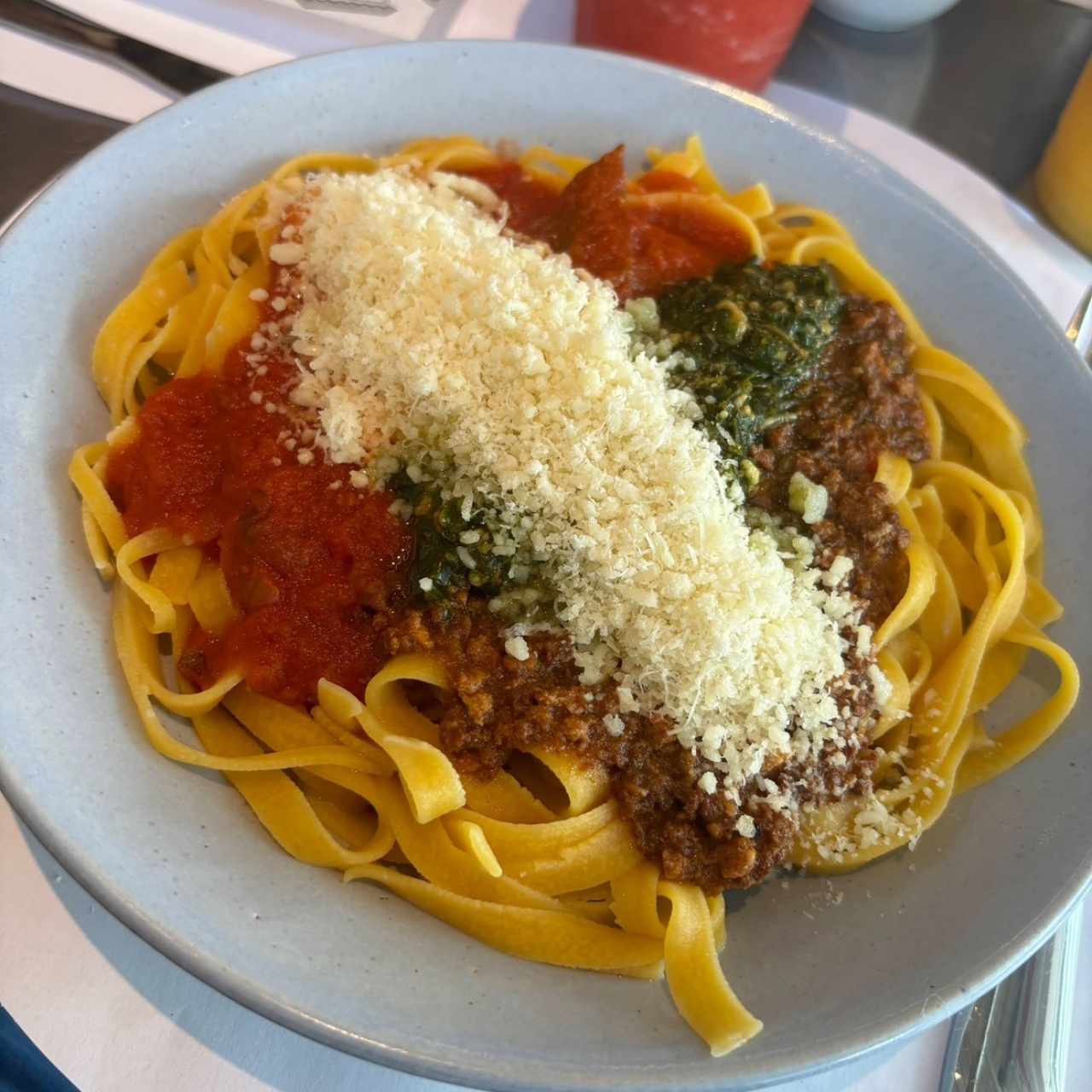Linguini Tres Salsas