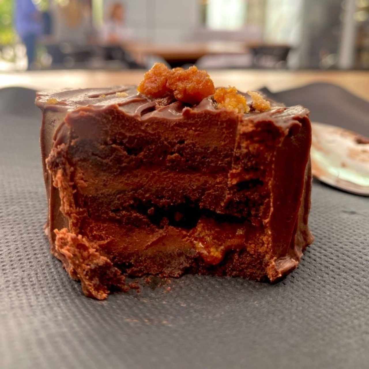 Torta de chocolate con caramelo salado 