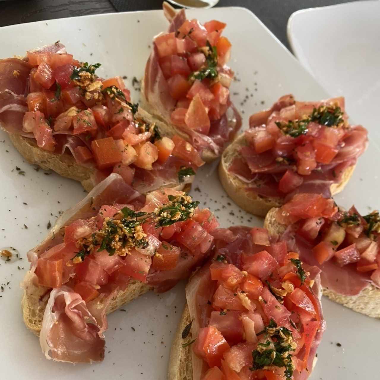 Bruschetas con jamon serrano