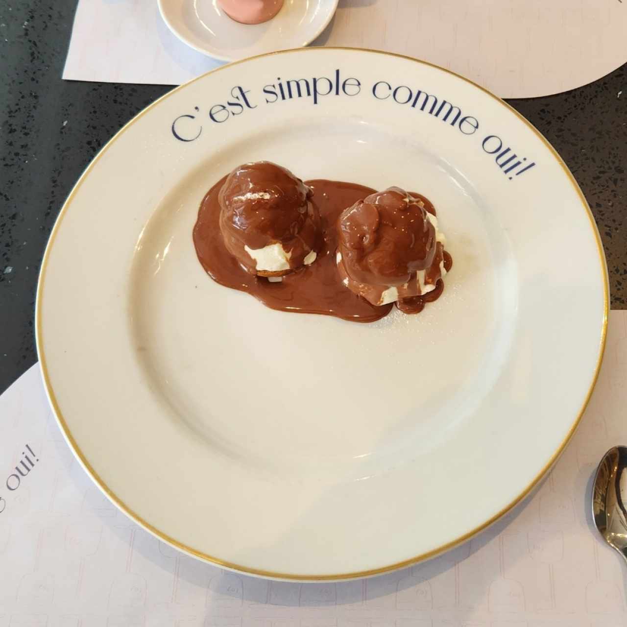 Profiteroles