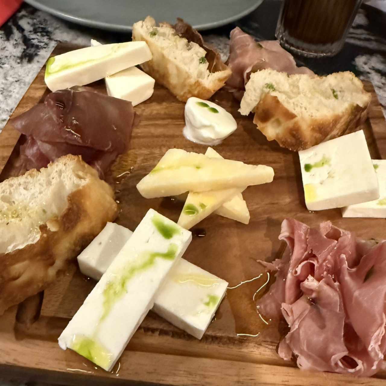 Tabla quesos y embutidos 