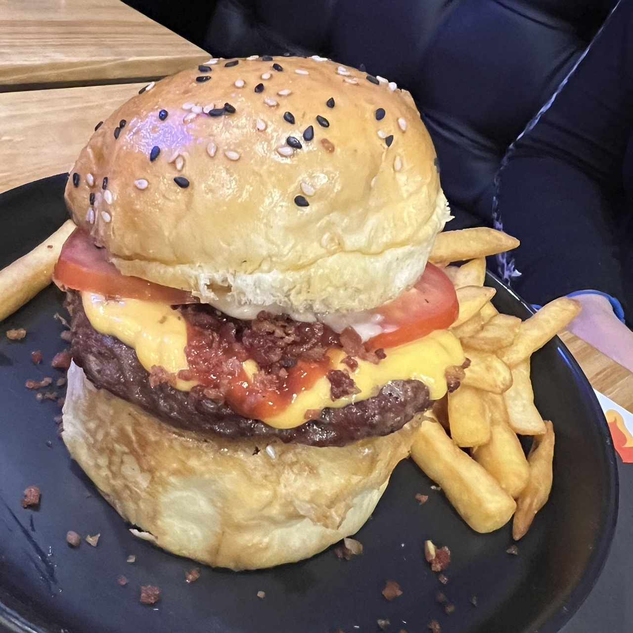 Hamburguesa Palermo con papas 
