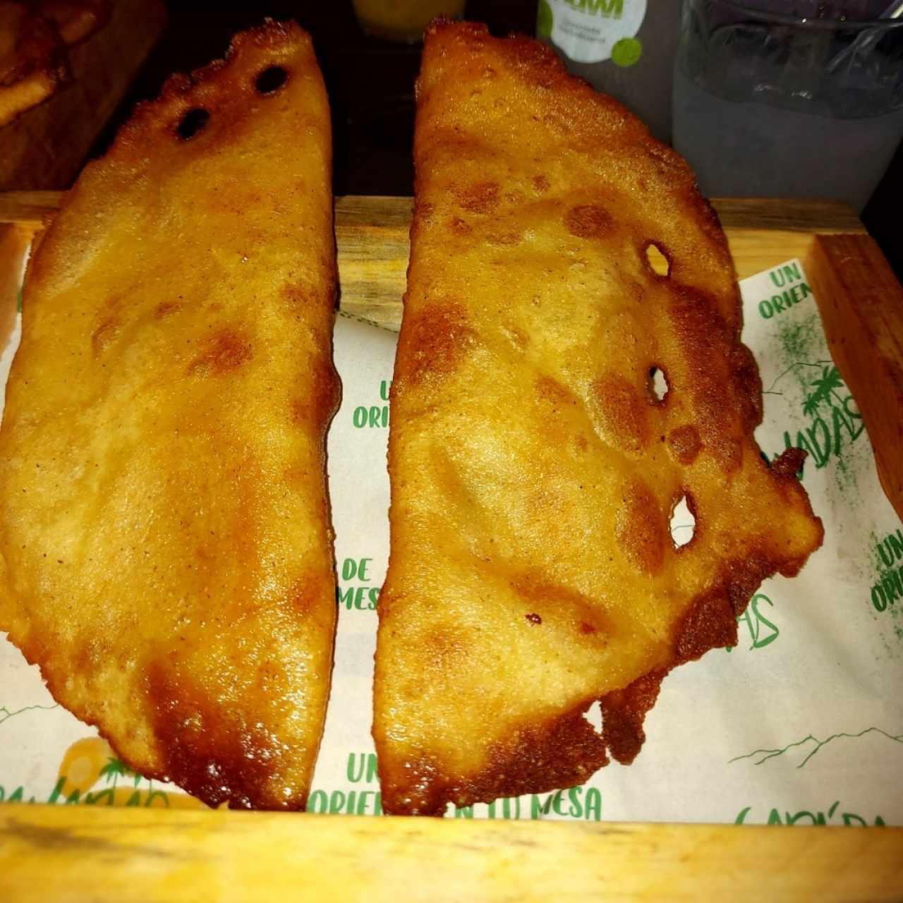 EMPANADAS PREMIUM - MORCILLA CON CAMARÓN