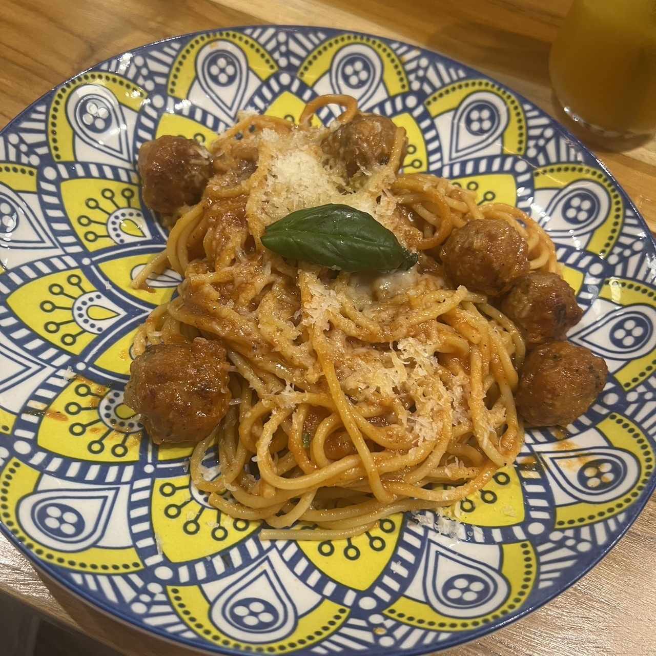 Pasta con albóndigas