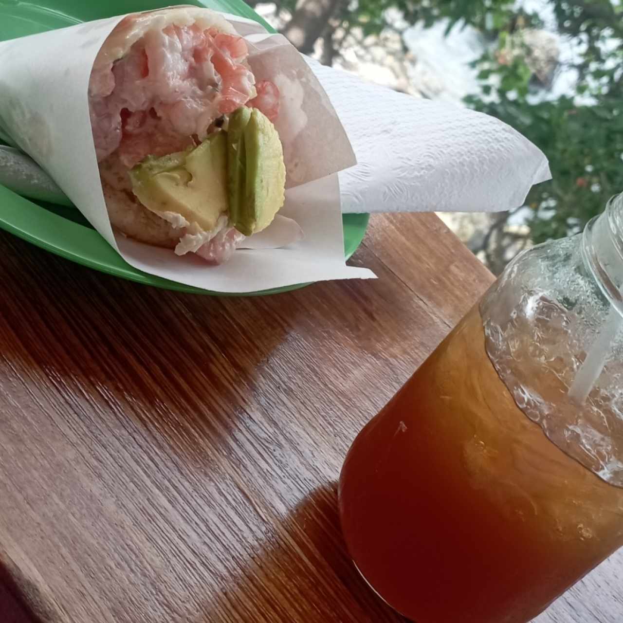ensalada de camarones con aguacate 