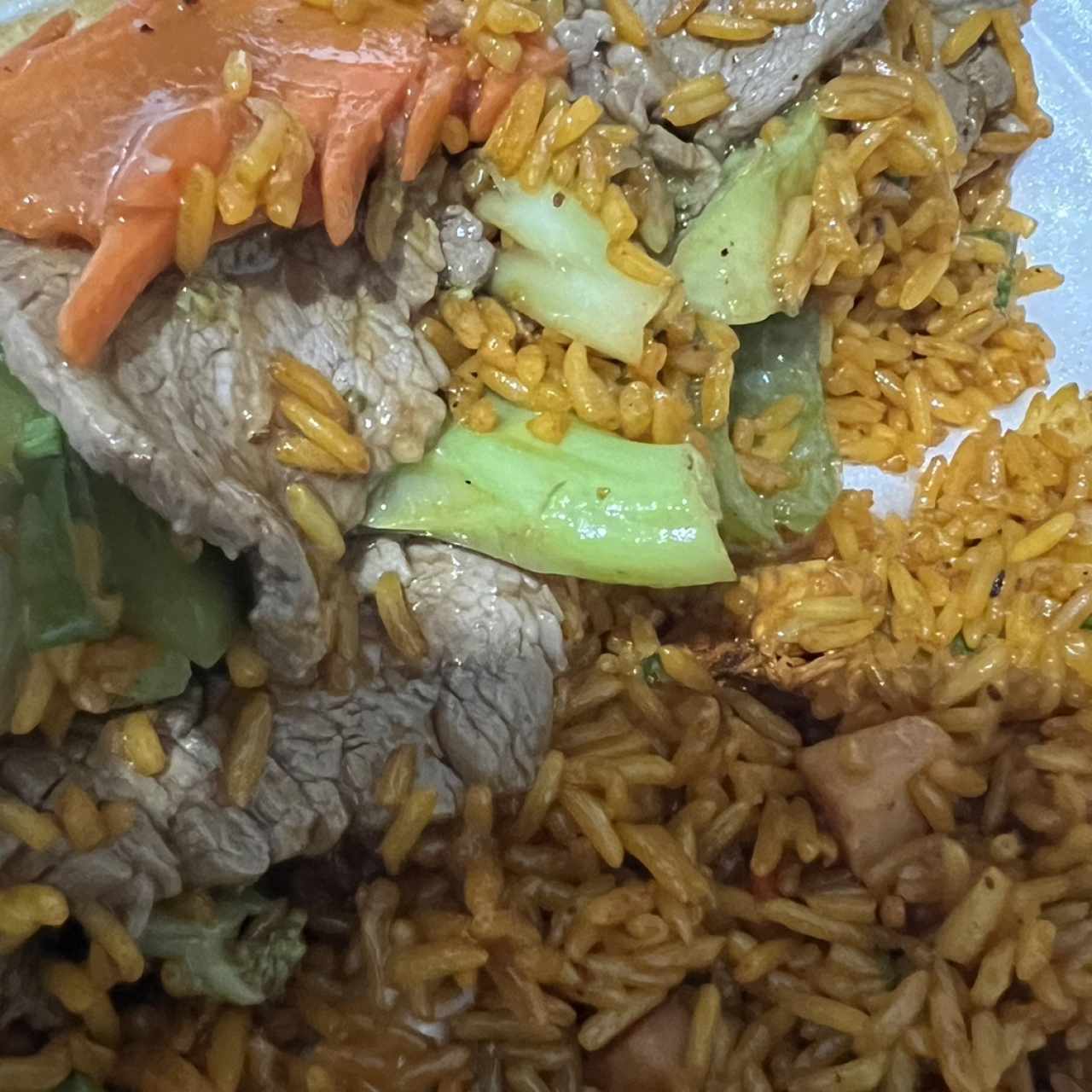 Combinado de Arroz especial con carne y vegetales