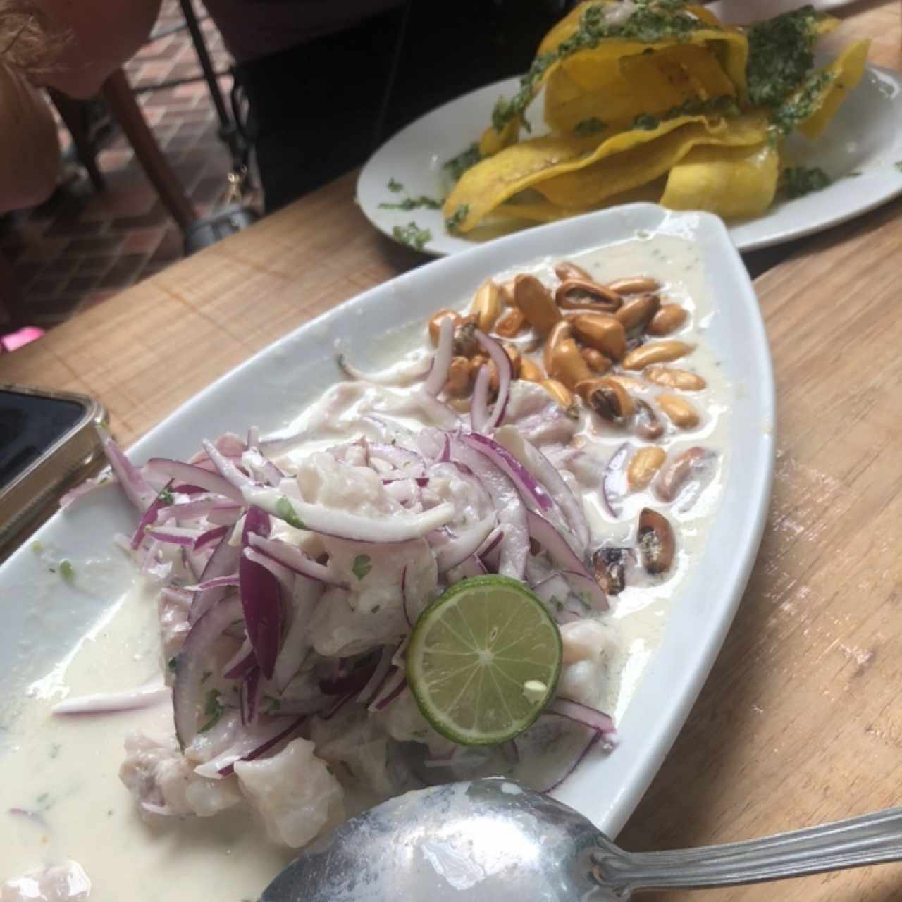 Ceciche de pesacdo y tostones, magia! 