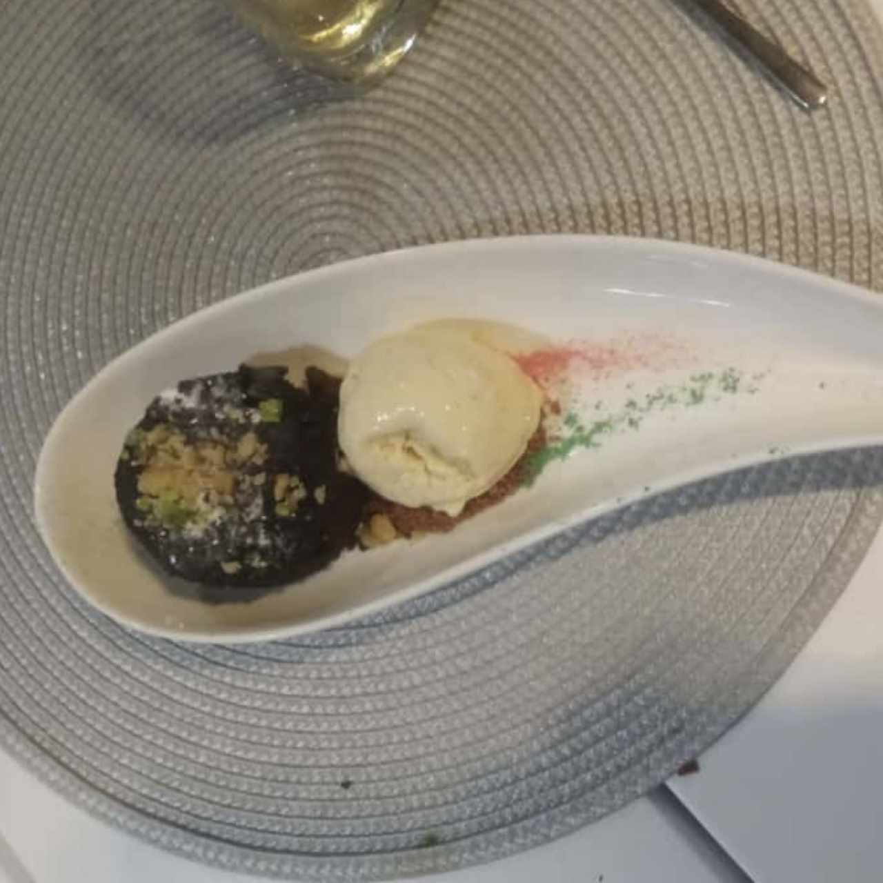 Milhojas de pulpo y helado intenso de flores de lavanda, EXCELENTE!!