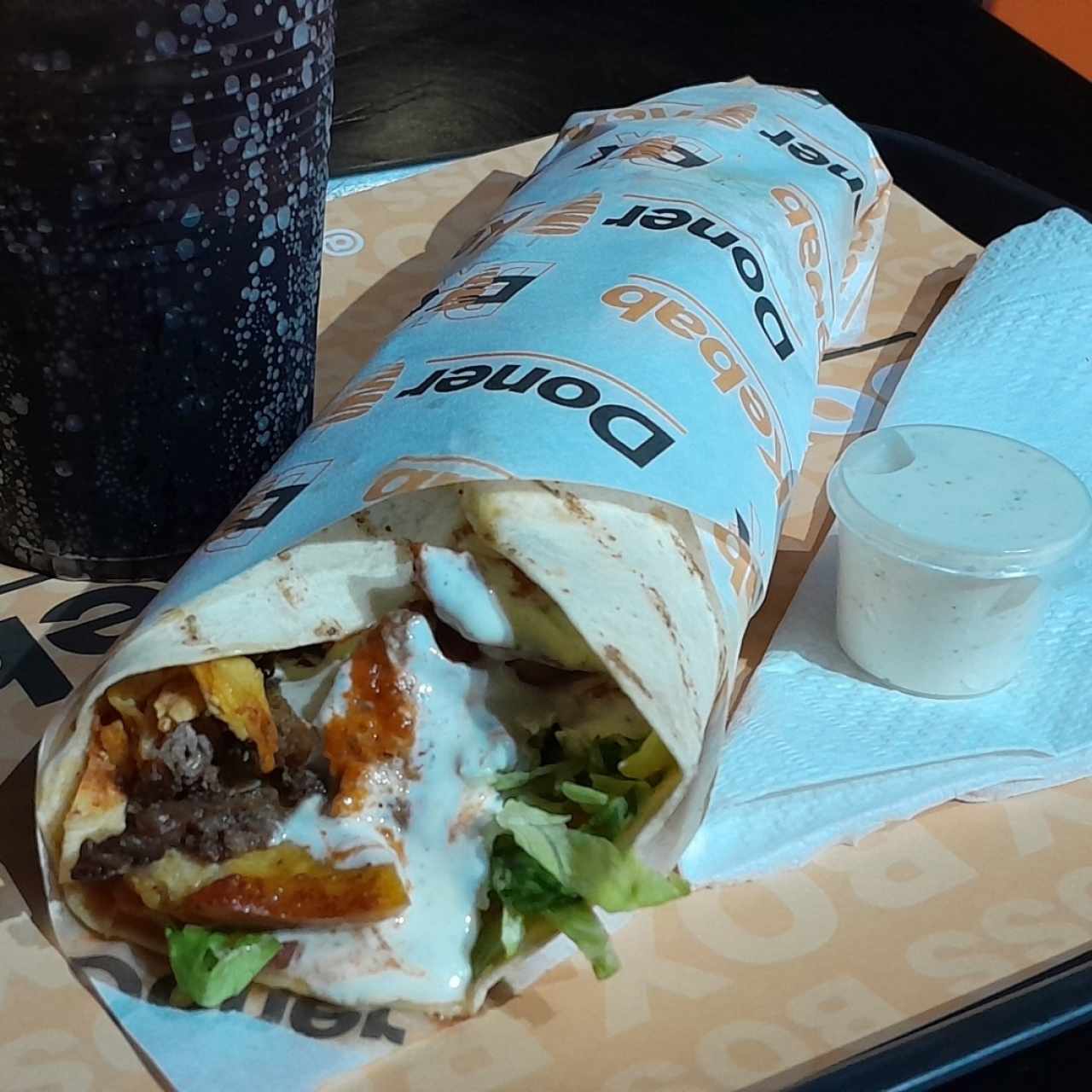 Durum Kebab, muy bueno, y esa salsita, uff!