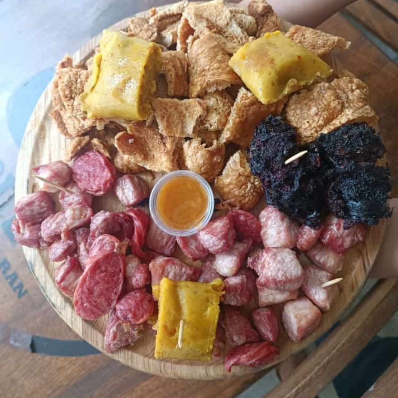 Parrilla de cochino y chicharrón, EXCELENTE!!