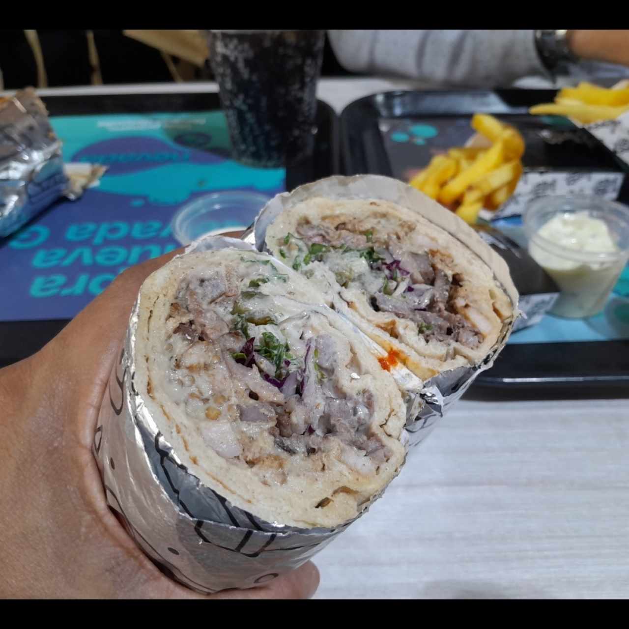 Contundente shawarma mixto al gusto
