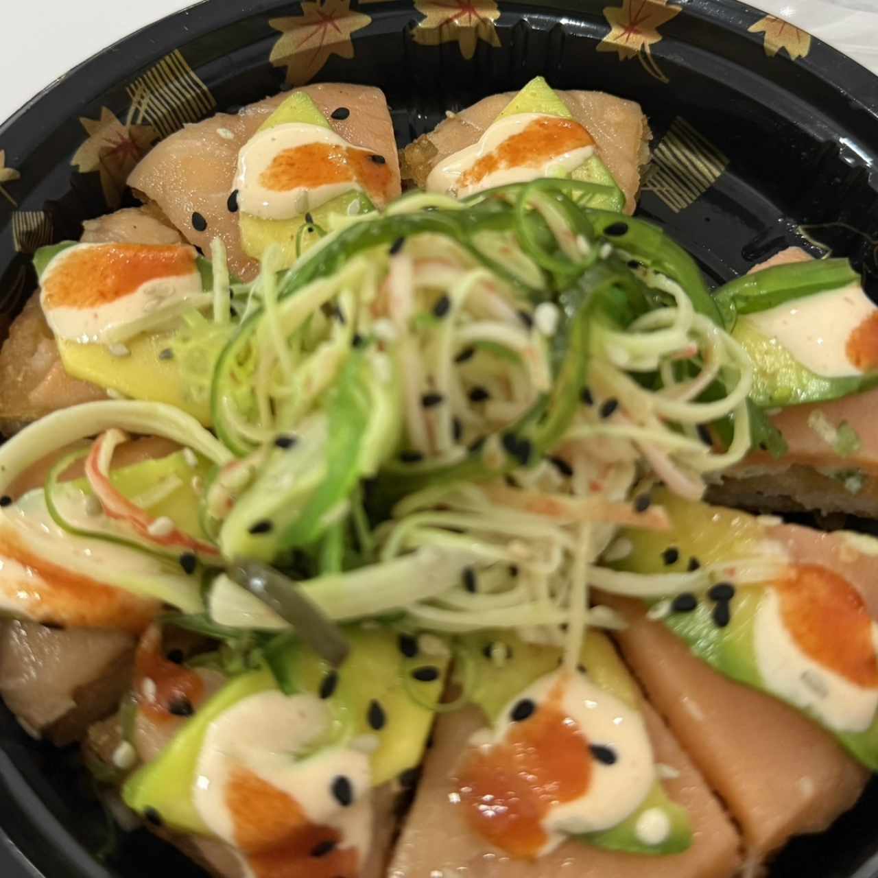 Sushi pizza salmon 