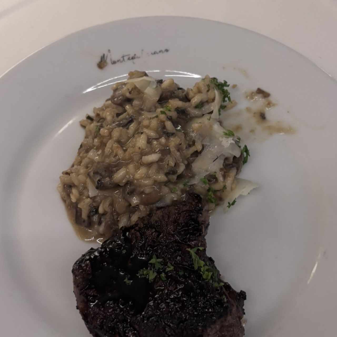 Risotto y lomito en reducción de vino