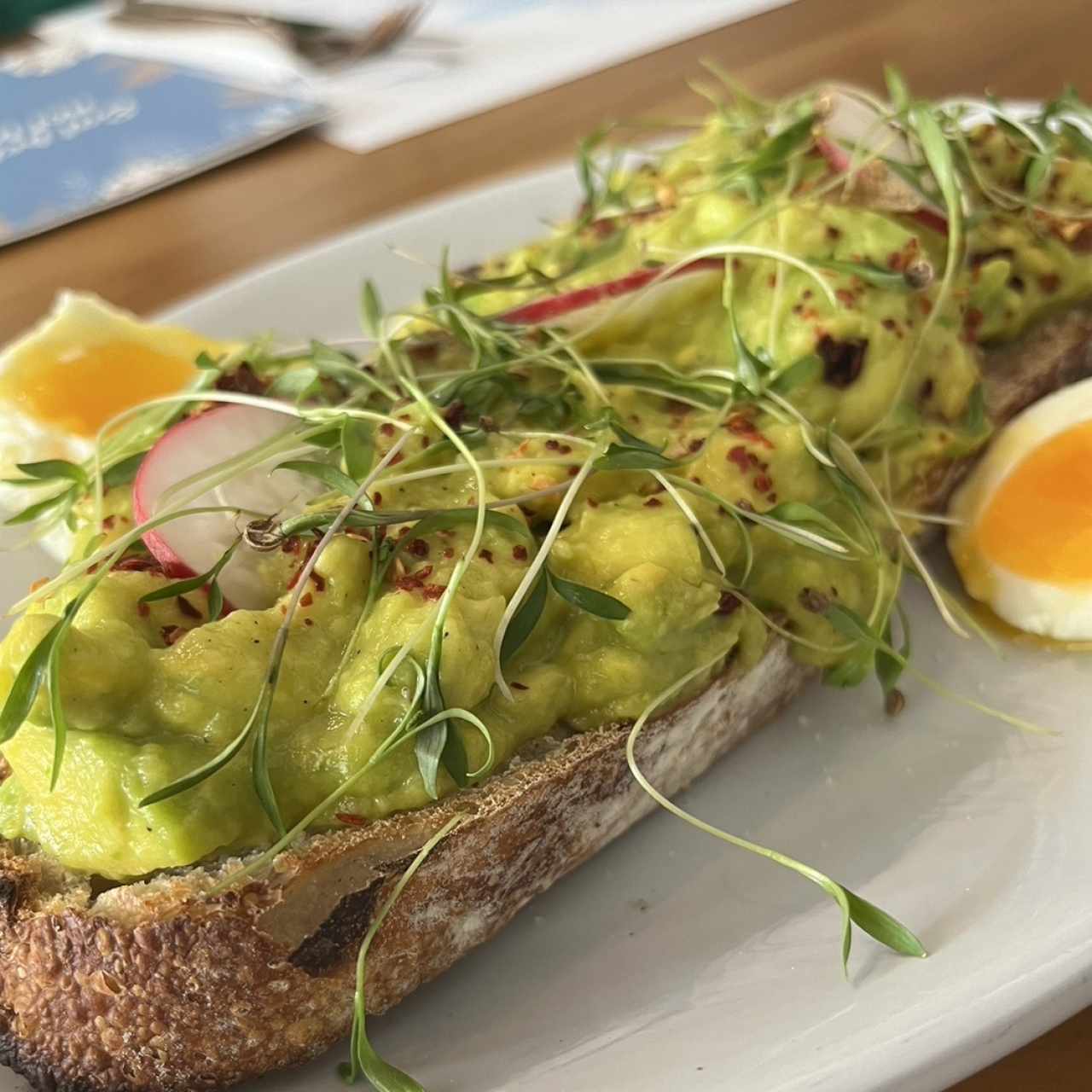 Tostada de aguacate