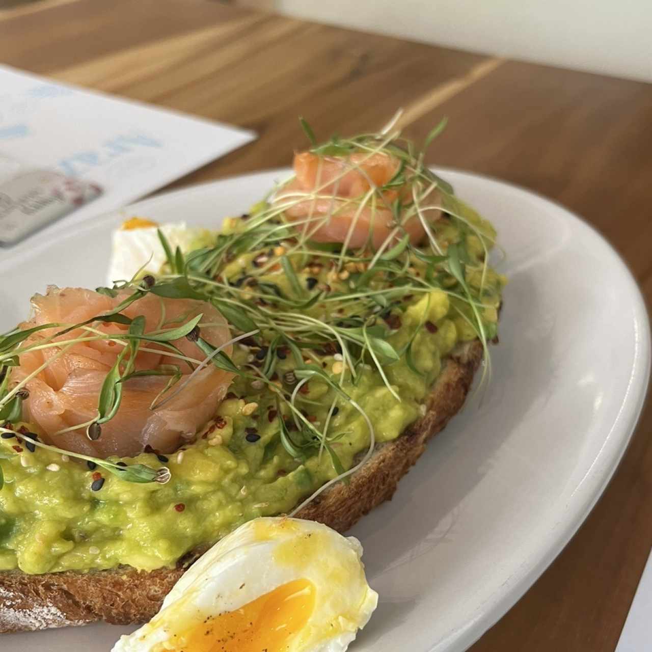 Tostada de salmón 