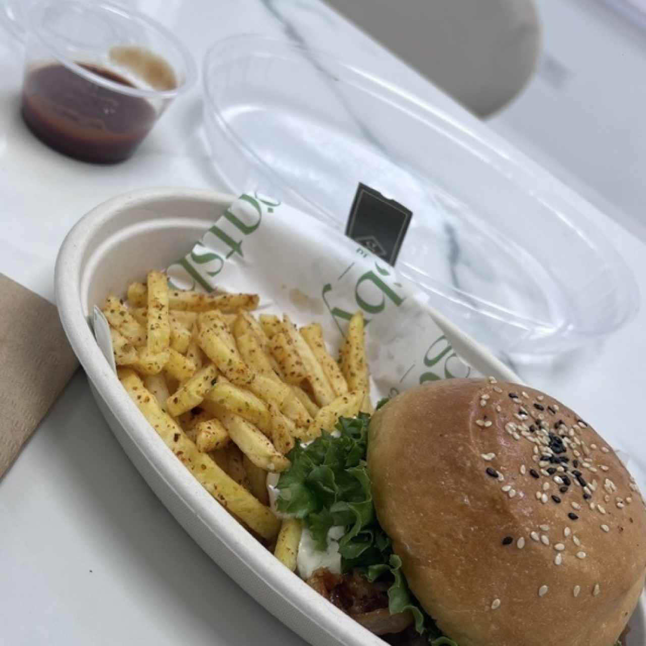 Hamburguesa con cebolla caramelizada