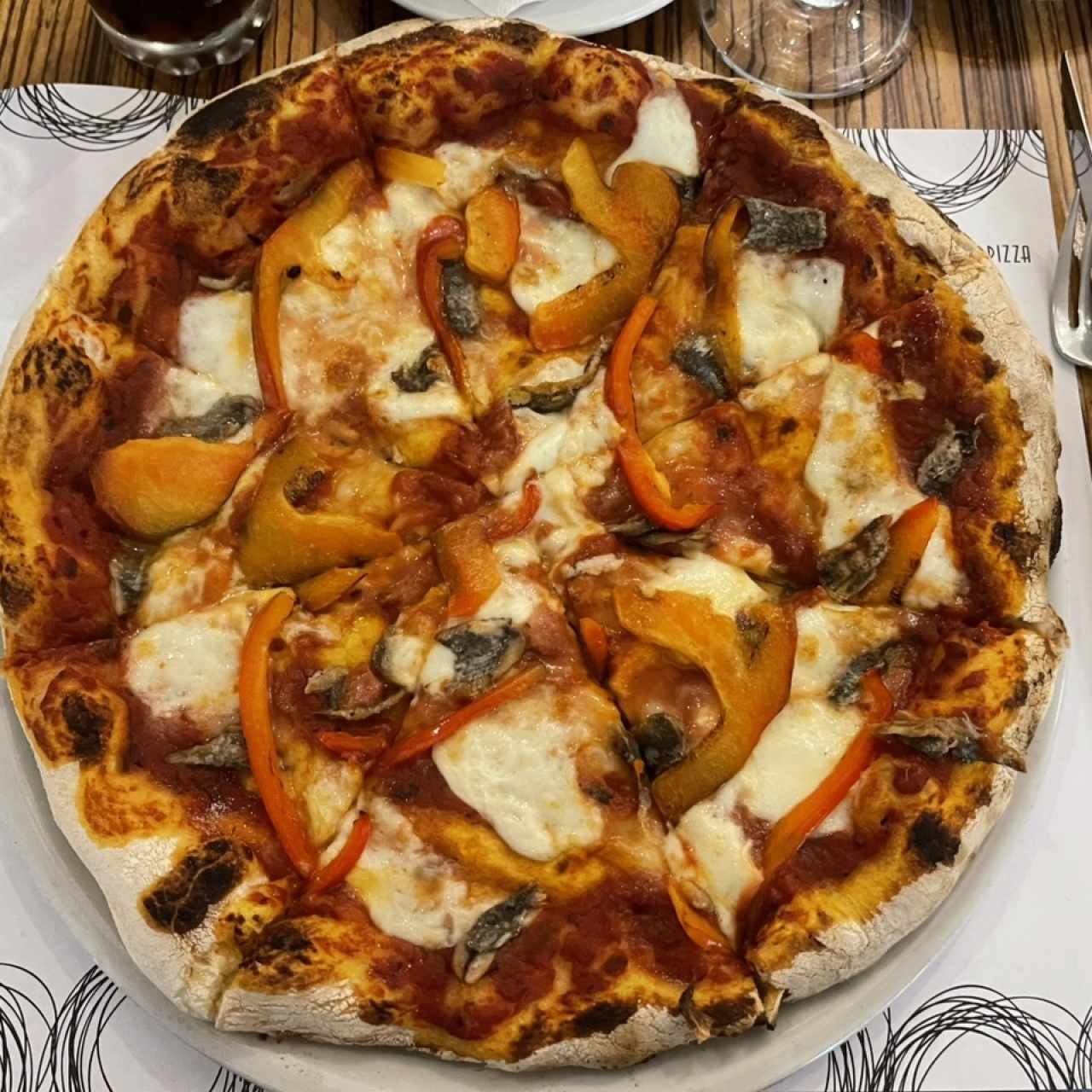 Pizza Napolitana con Pimentón 