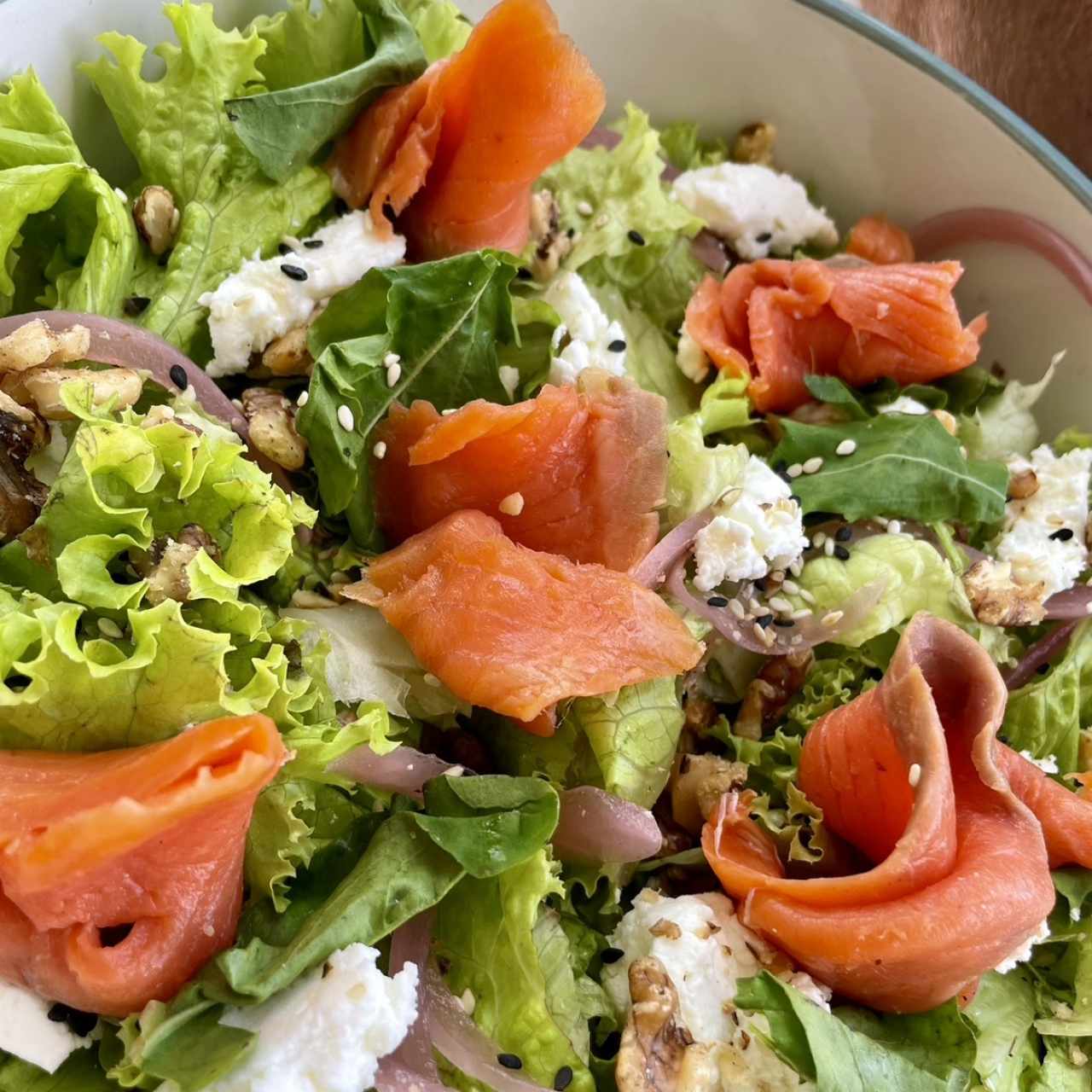 Ensalada salmón ahumado