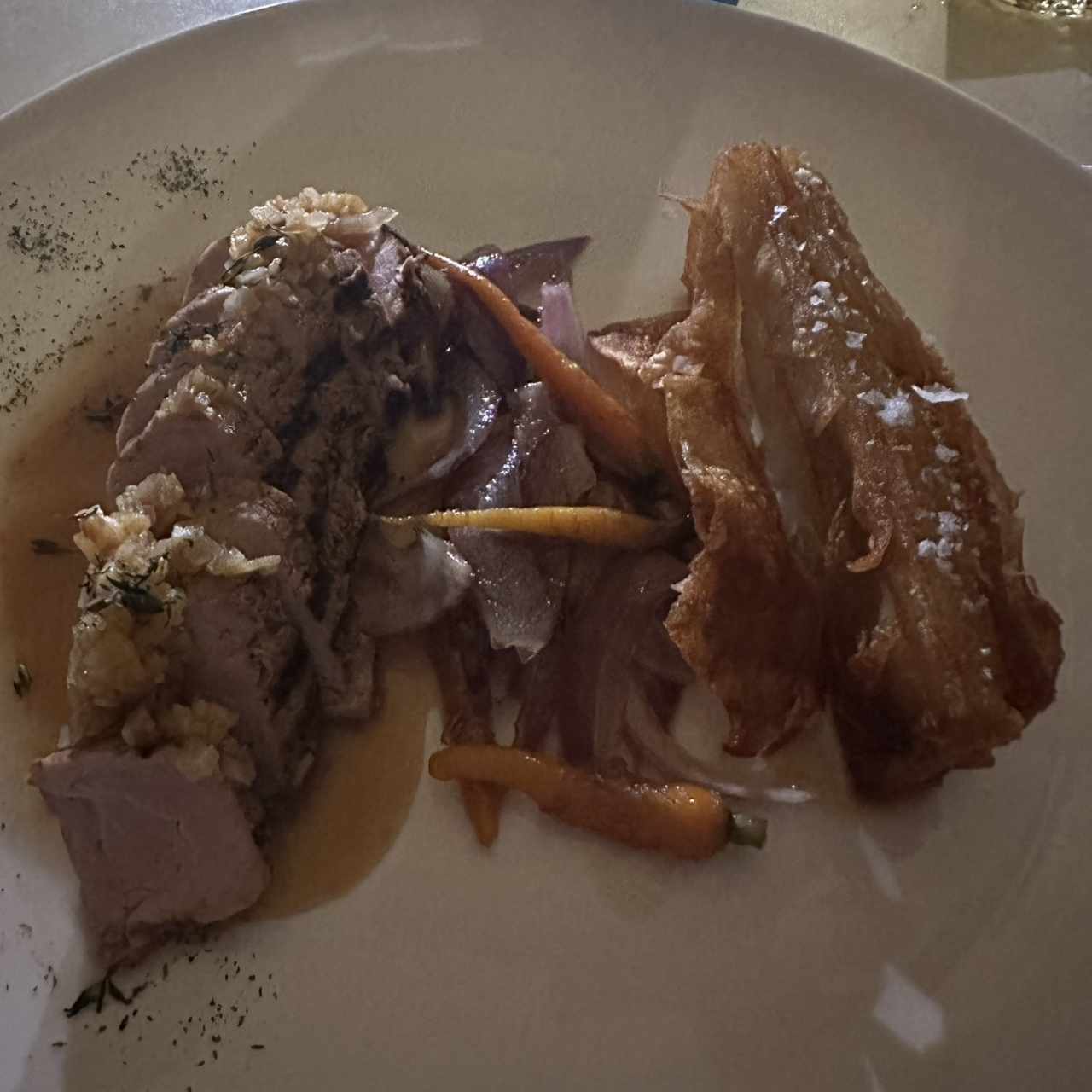Lomo de cerdo con compota de manzana verde