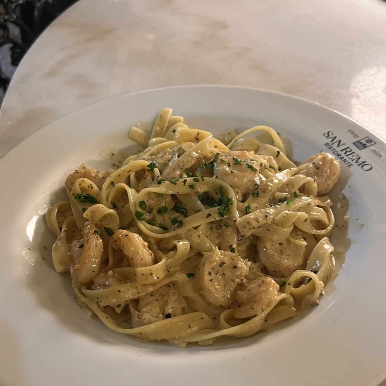 Fettuccine con Camarones 