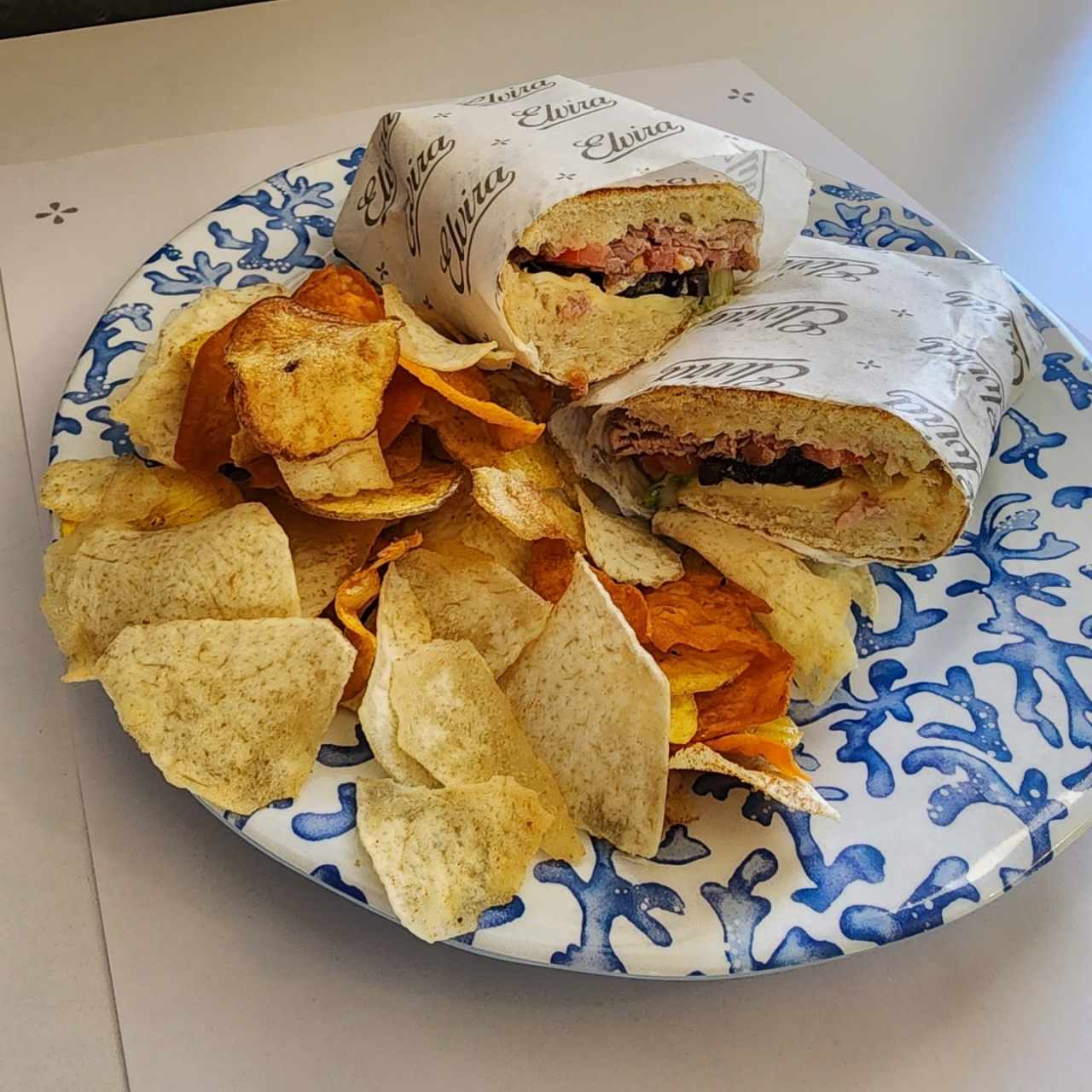 Sándwich grande de roast beef