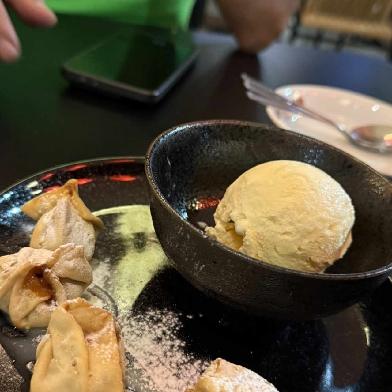 Gyozas de dulce de leche con helado