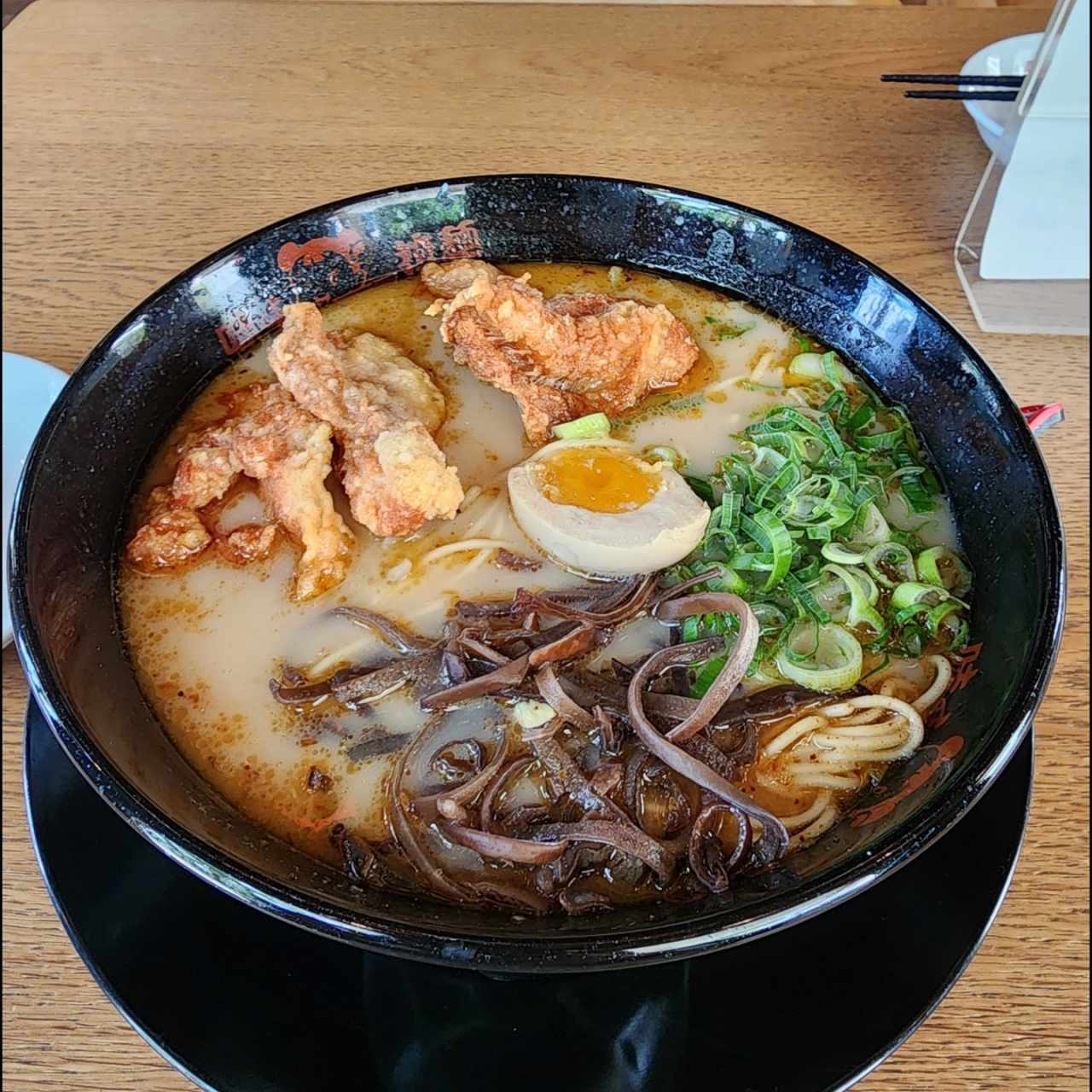 Ramen de pechuga frita