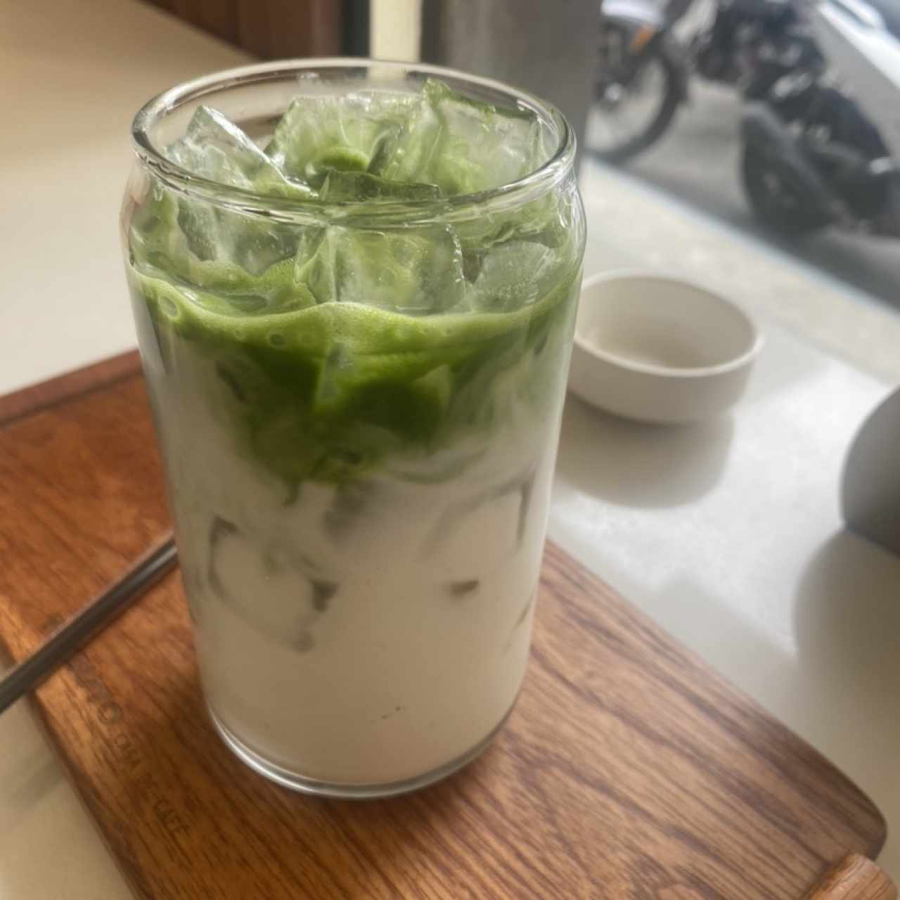 Te matcha con leche de merey y miel