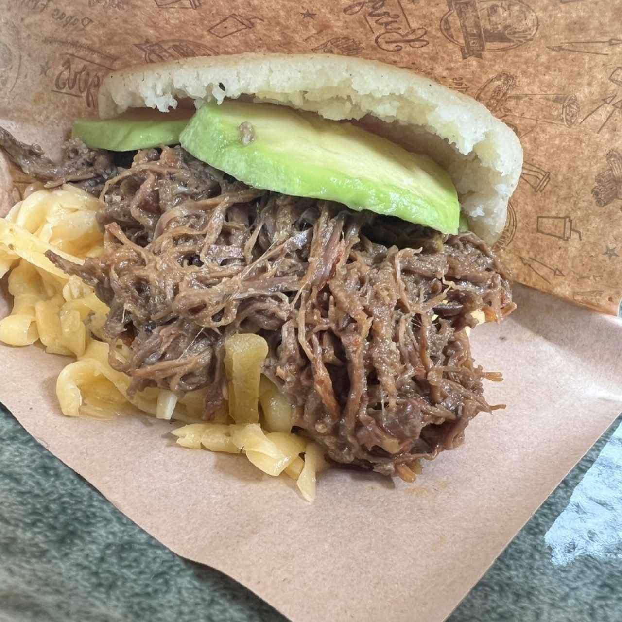 Arepa Mechada