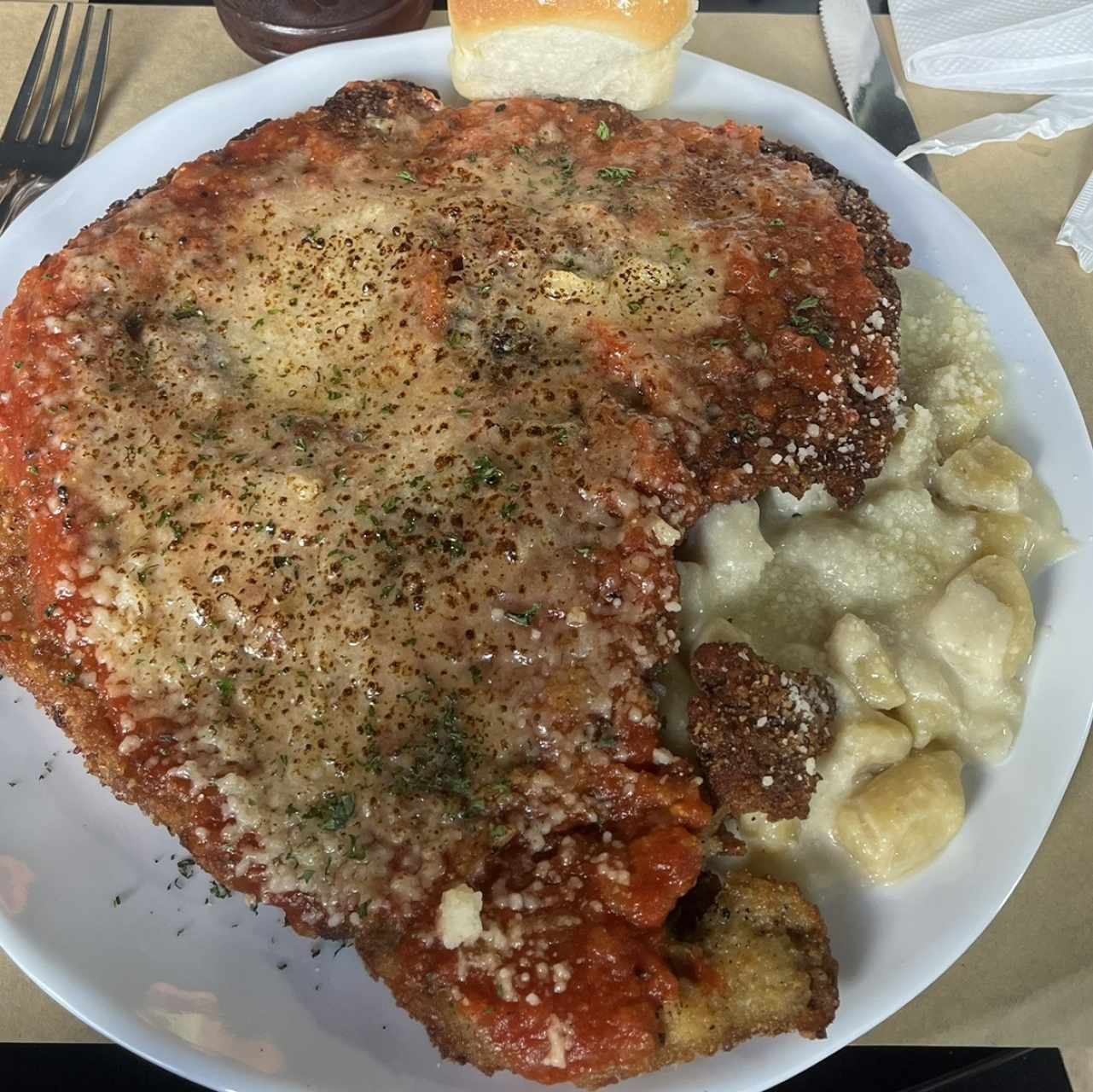 Milanesa pollo. Ñoquis 4 queso 