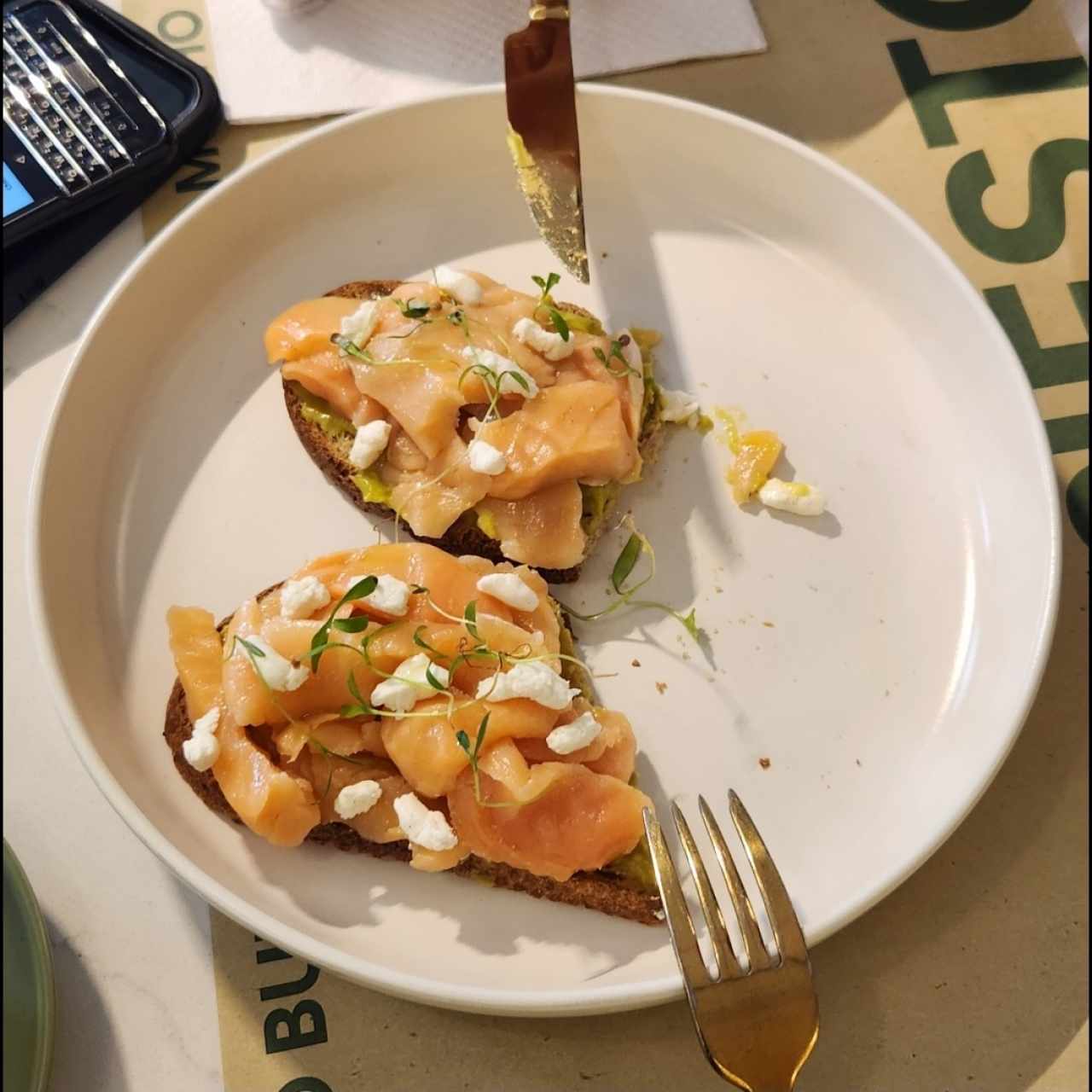 Tostadas con salmón 
