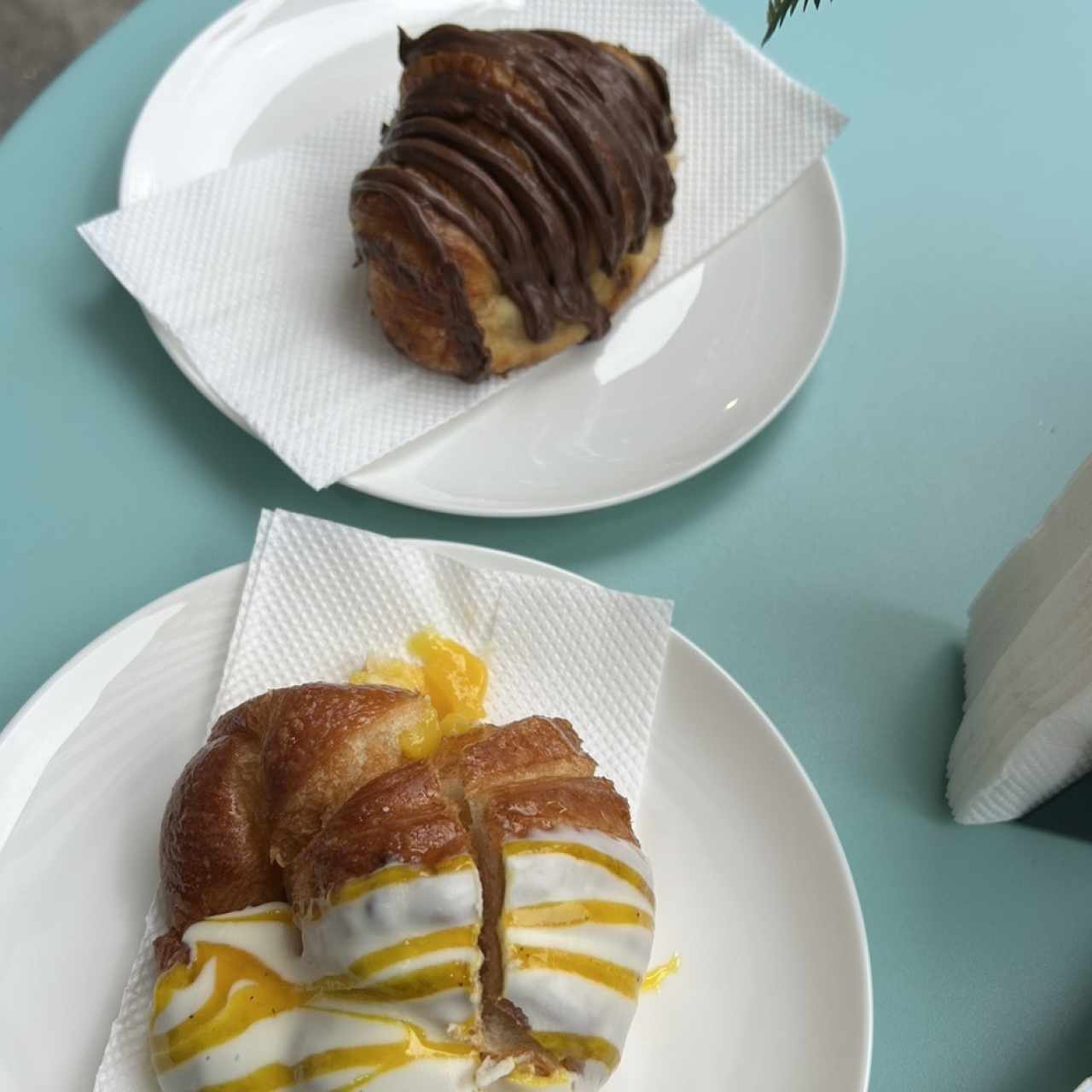 Medialuna nutella y parchita