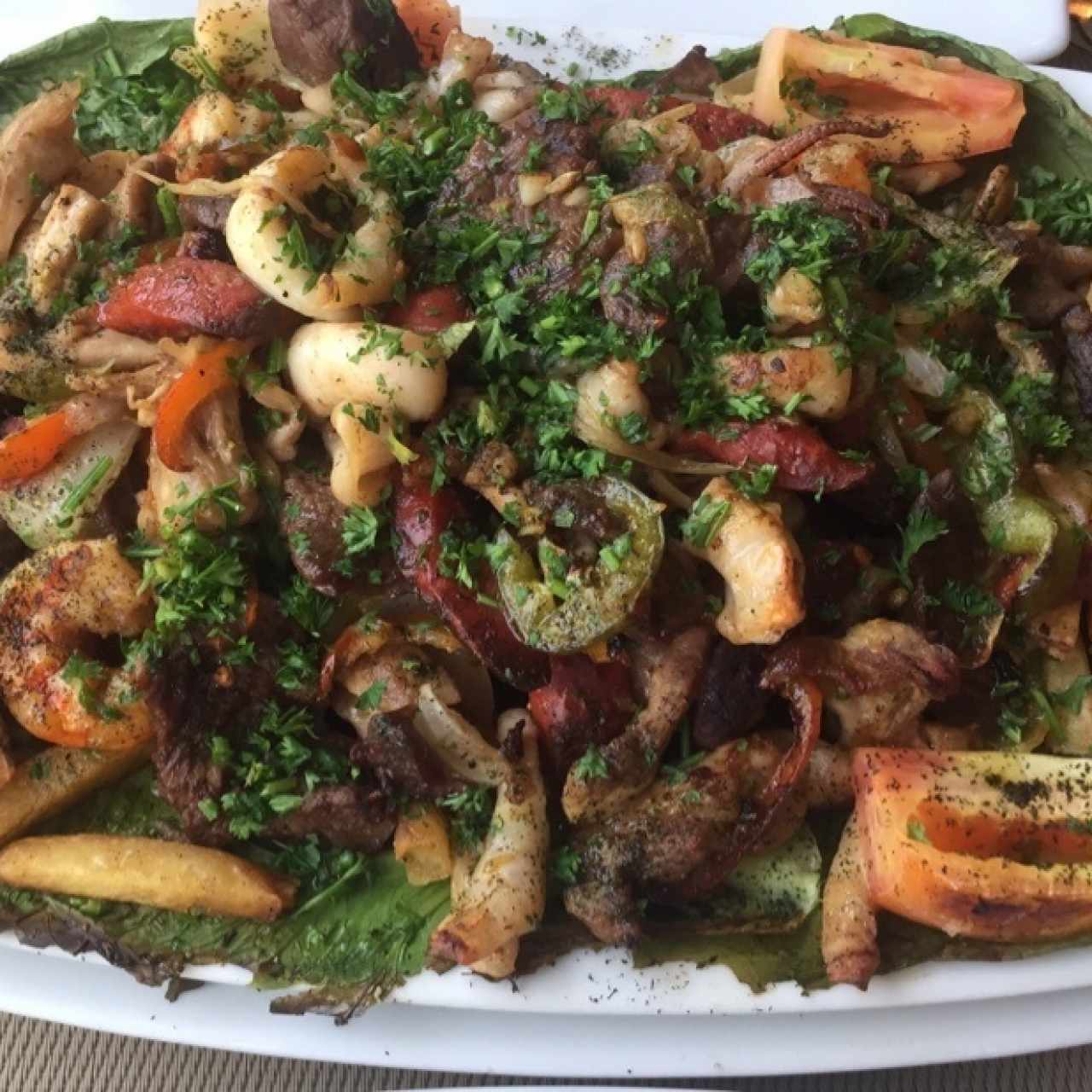 Parrilla Mar y Tierra, muy buena..!