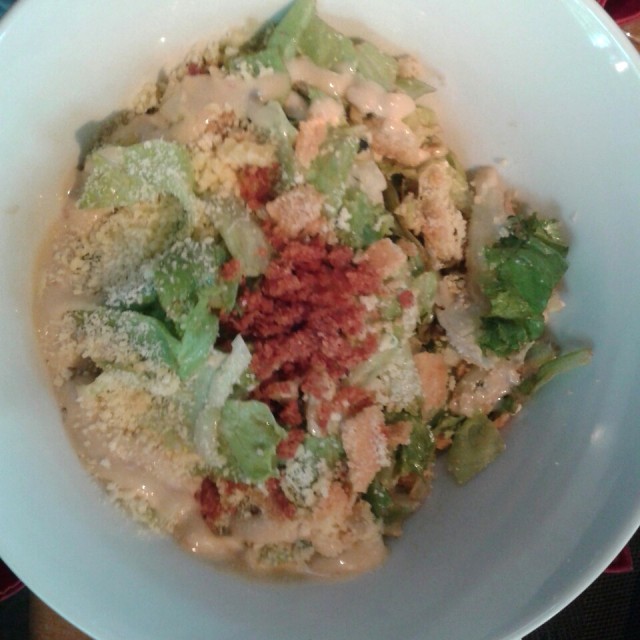 Ensalada César (crouton de casabe)