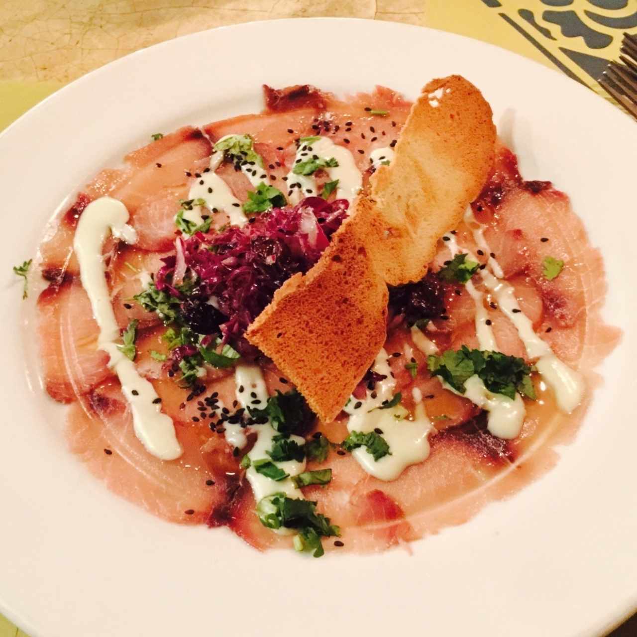 Carpaccio pez espada ahumado perfume asia