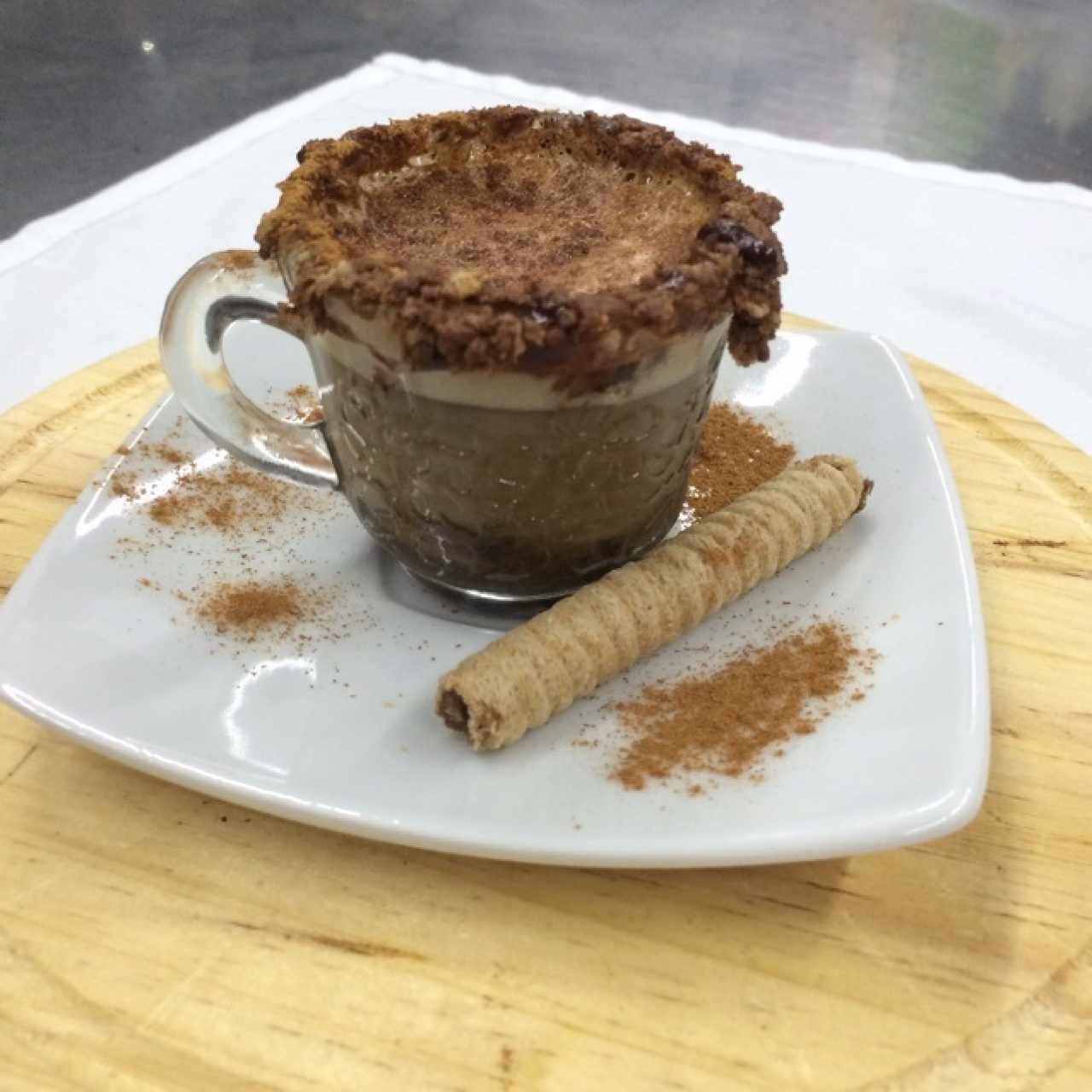 cafe tavola con pirulin