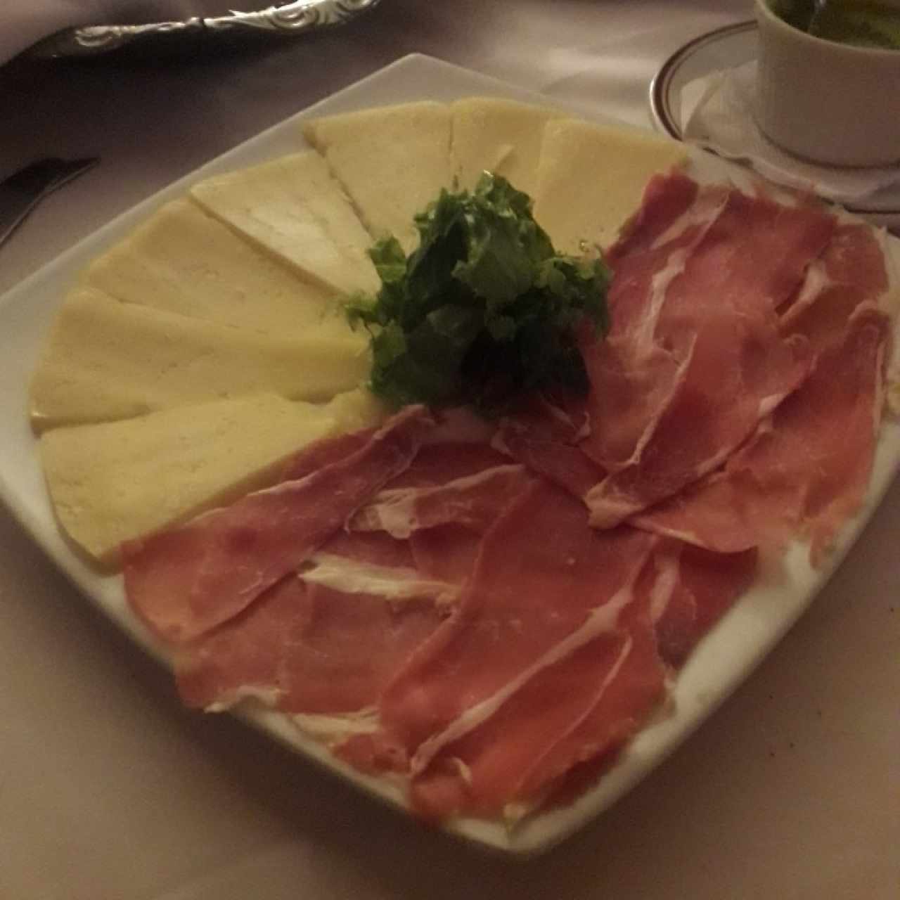 jamón serrano y queso manchego